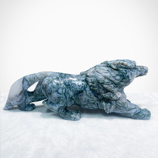 Moss agate hand carving wolf home ornament